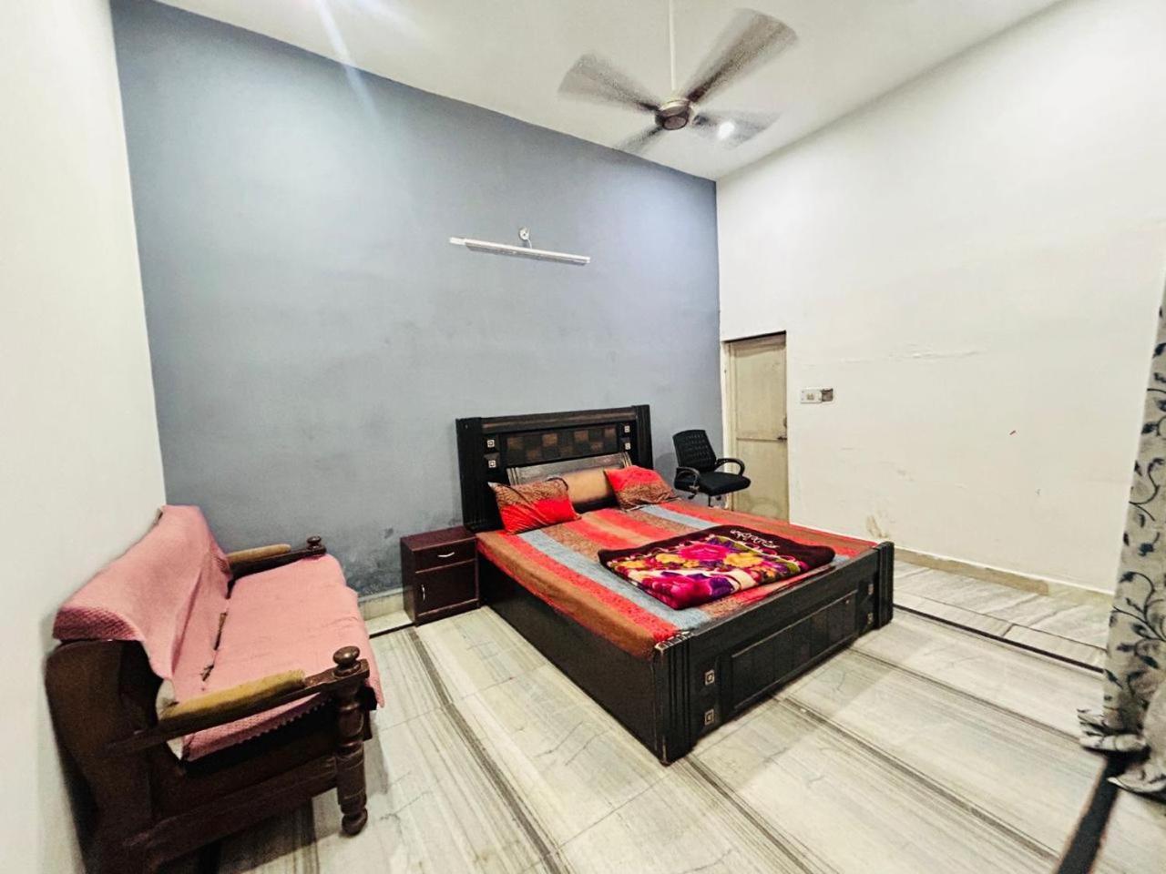Agrawal Inn Guest House Матура Екстериор снимка