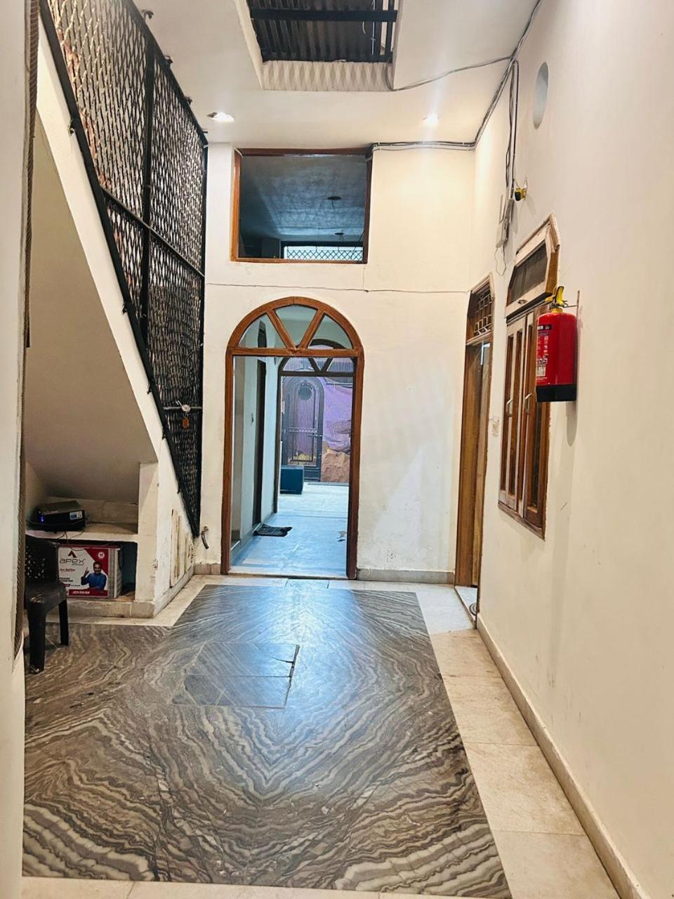 Agrawal Inn Guest House Матура Екстериор снимка