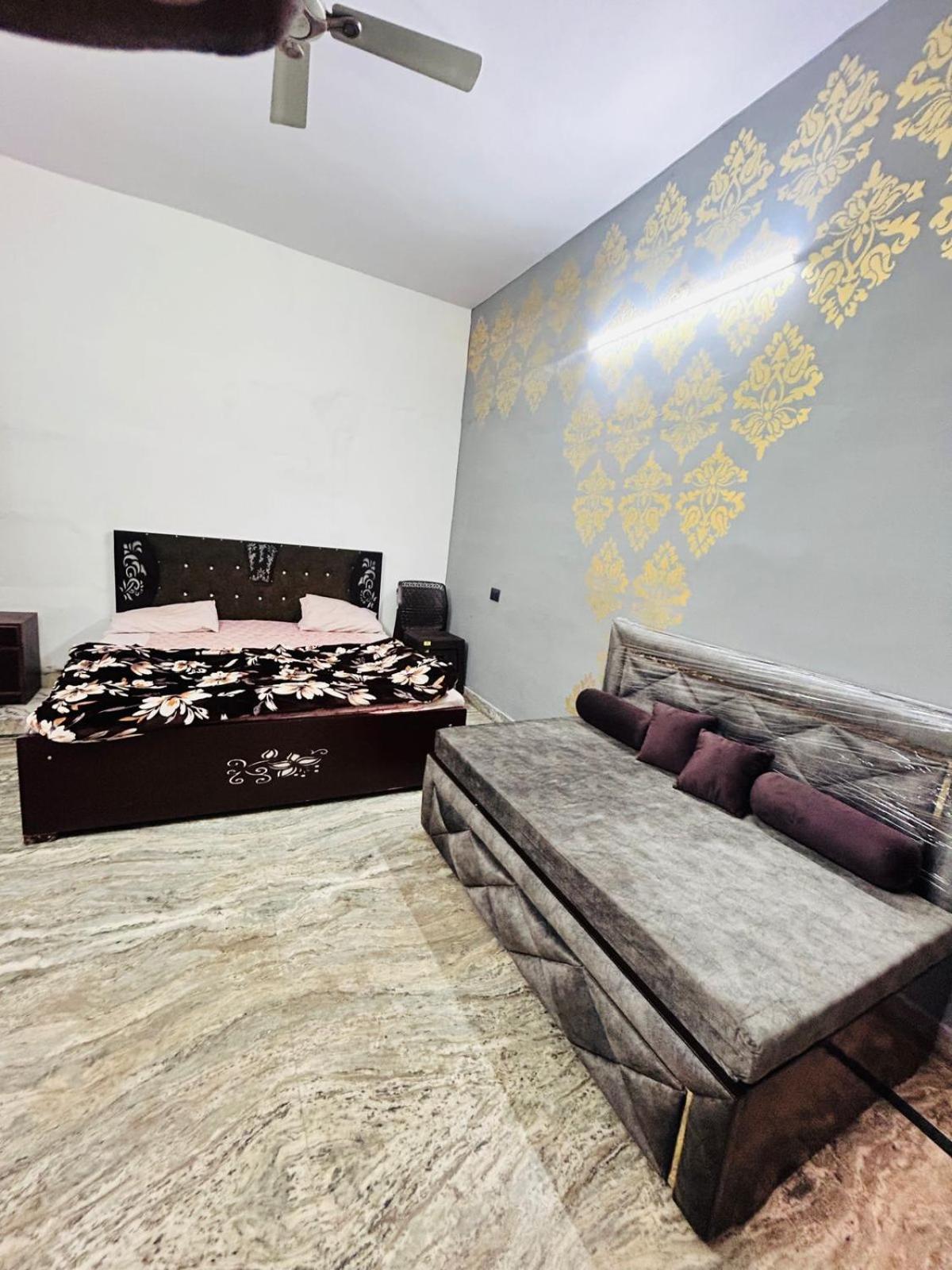 Agrawal Inn Guest House Матура Екстериор снимка
