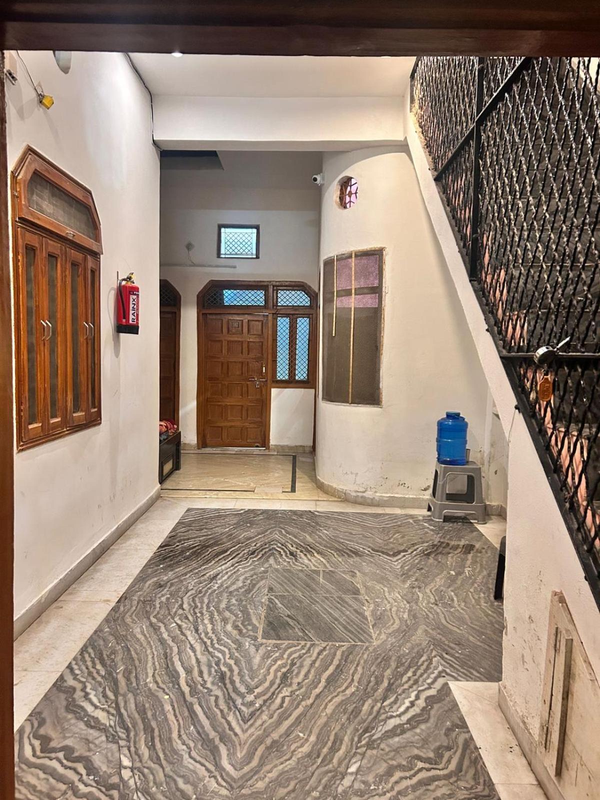Agrawal Inn Guest House Матура Екстериор снимка